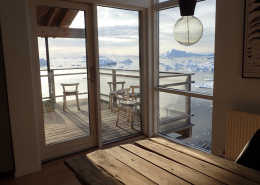 Red view from livingroom - Ilulissat Guesthouse