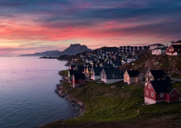 Pink sky, colourful Nuuk. Visit Greenland’s Nytårsfortsæt 2020
