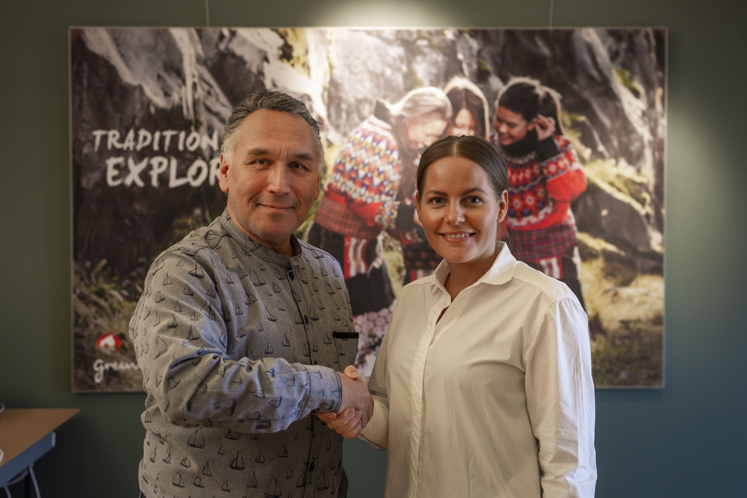Visit Greenlands CEO, Anne Nivíka Grødem og Innovation Greenlands direktør, Allan Chemnitz kort efter underskrivelsen af aftale