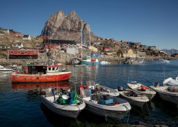 Cafémma - The harbour in Uummannaq in Greenland