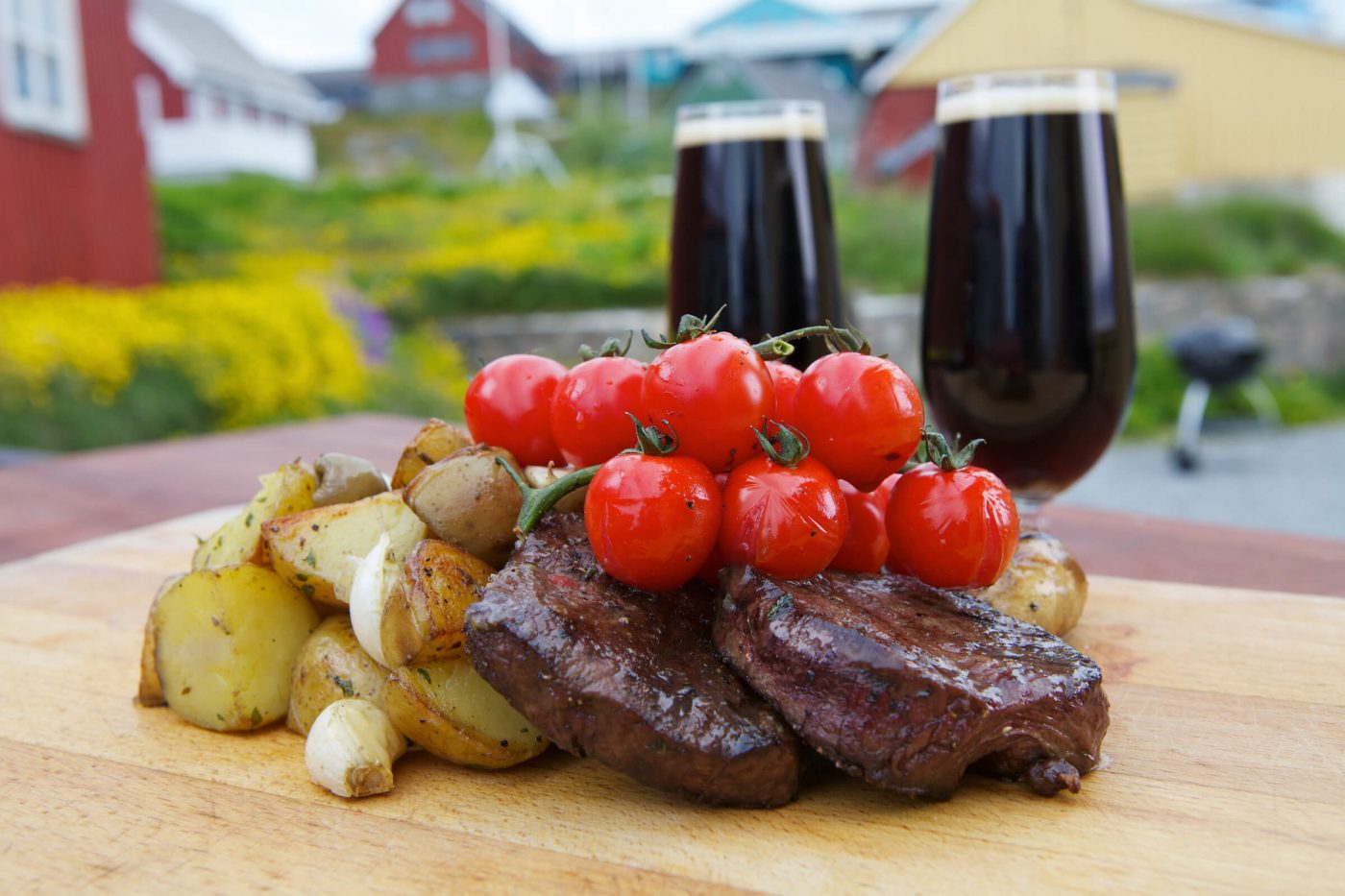 Grilled reindeer meat with greenlandic beer, by ace and ace
